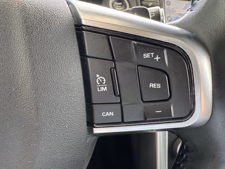 Land Rover Discovery Sport - 27