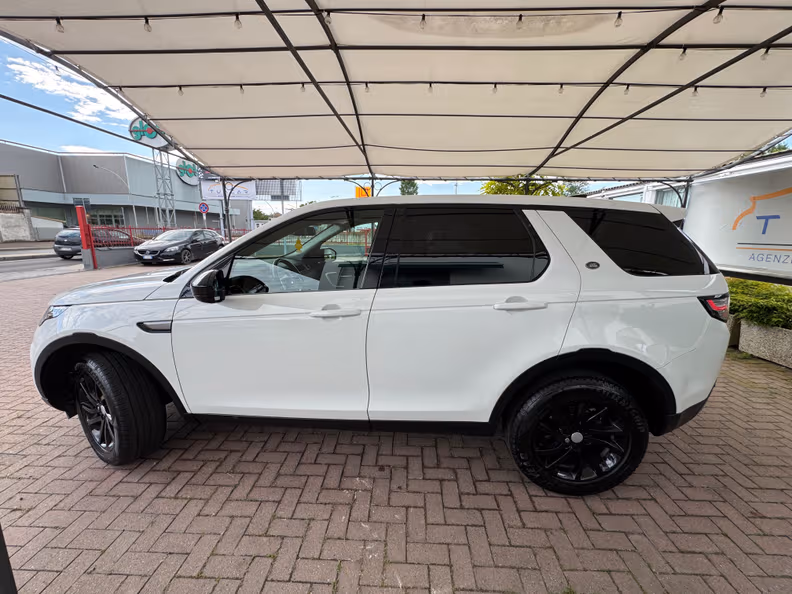 Land Rover Discovery Sport - 18