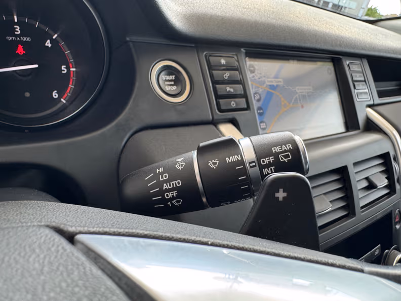 Land Rover Discovery Sport - 35