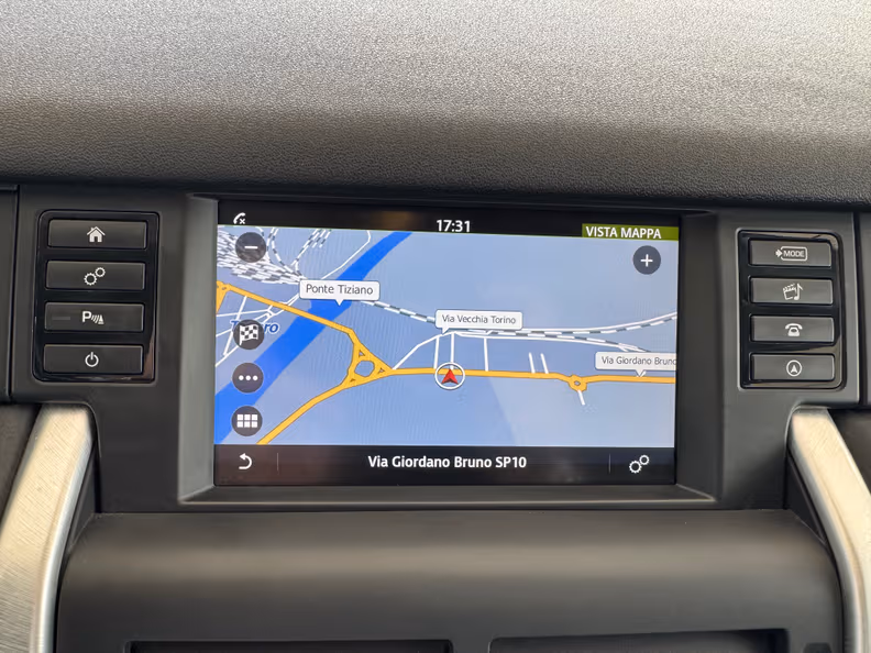 Land Rover Discovery Sport - 14
