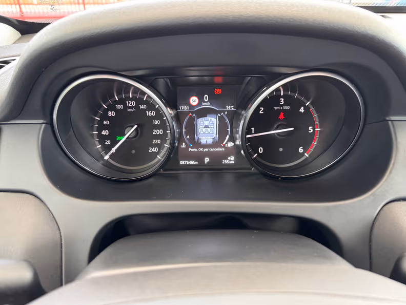 Land Rover Discovery Sport - 13