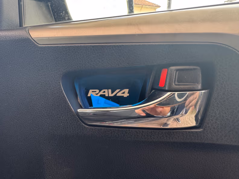Toyota RAV 4 - 40