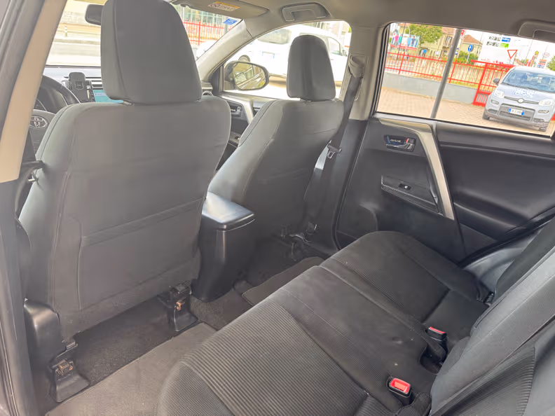 Toyota RAV 4 - 23