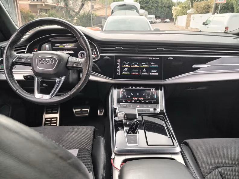 Audi Q8 - 18