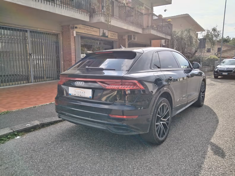 Audi Q8 - 7