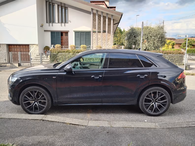 Audi Q8 - 11