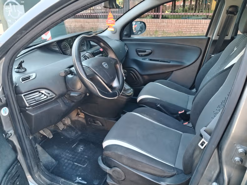 Lancia Ypsilon - 26