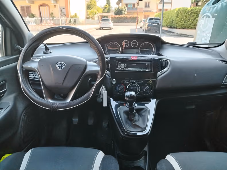 Lancia Ypsilon - 34
