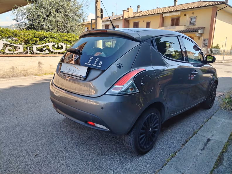 Lancia Ypsilon - 8