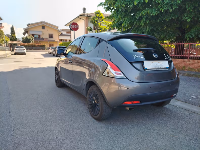 Lancia Ypsilon - 10
