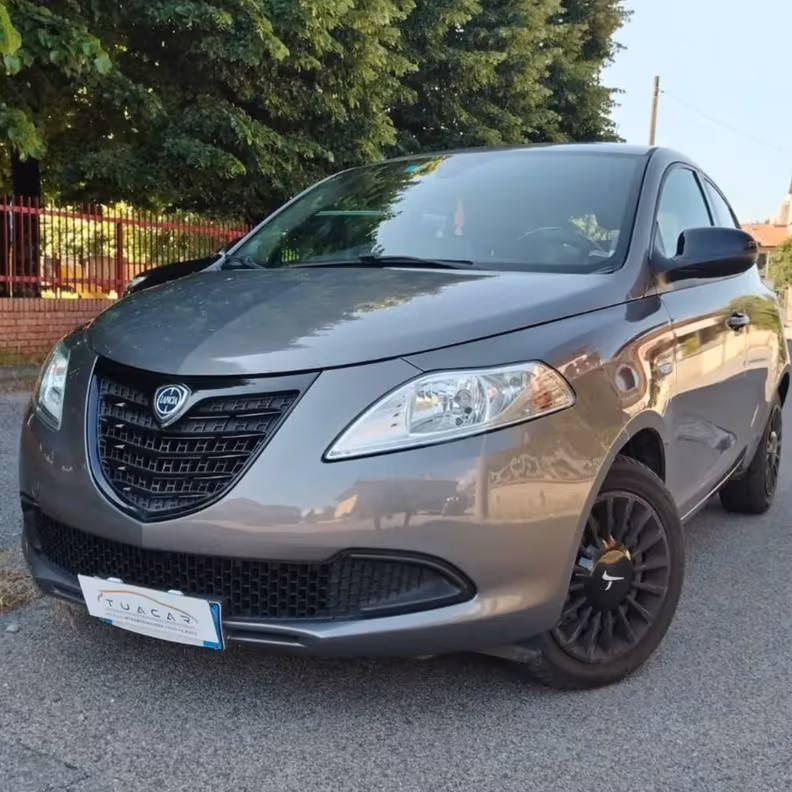 Lancia Ypsilon