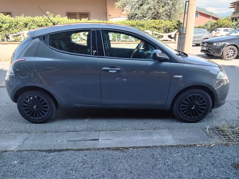 Lancia Ypsilon - 14