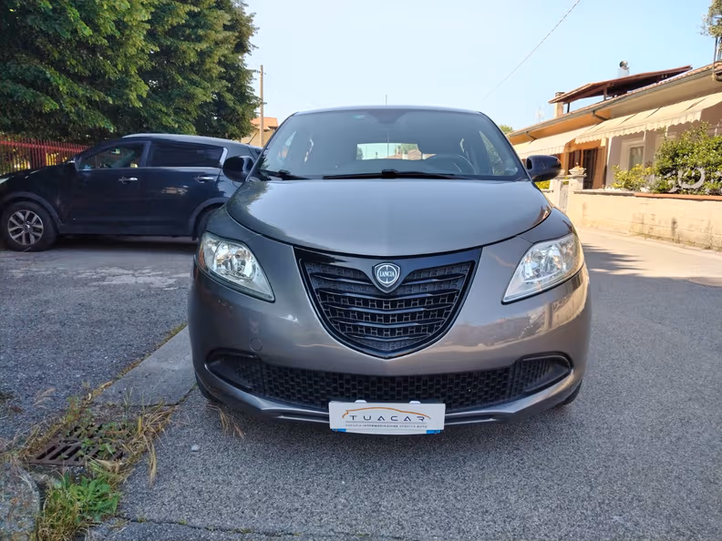 Lancia Ypsilon - 2
