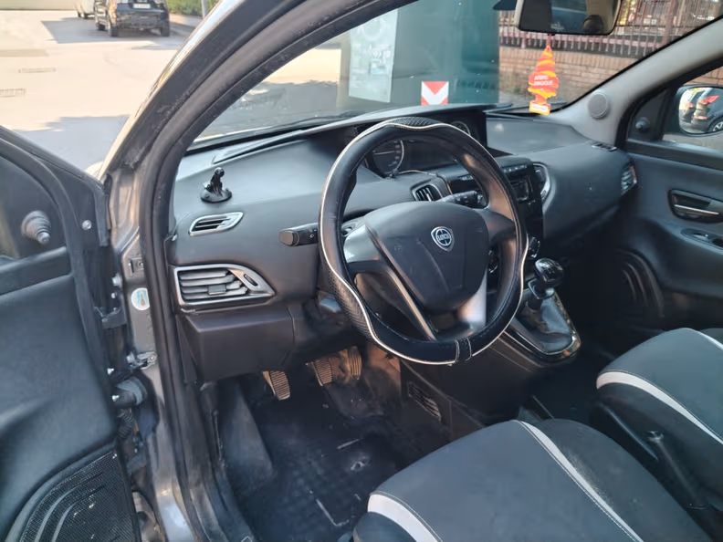 Lancia Ypsilon - 27