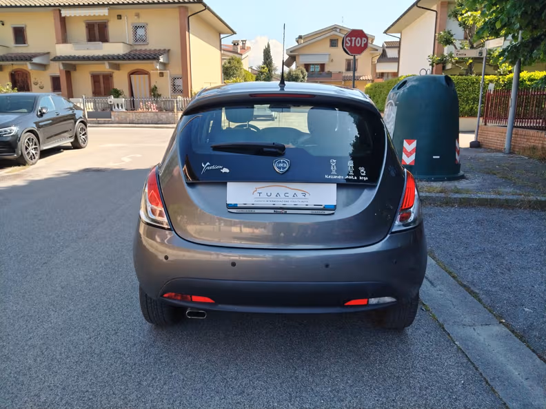 Lancia Ypsilon - 9