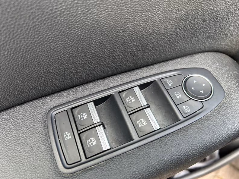 Renault Captur - 23