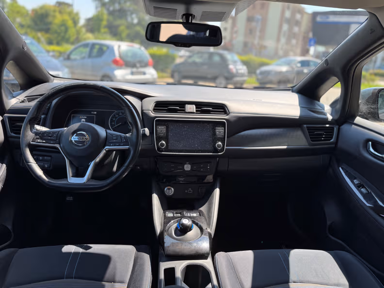 Nissan Leaf - 14