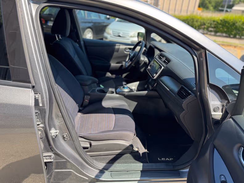 Nissan Leaf - 13