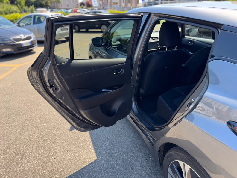 Nissan Leaf - 21