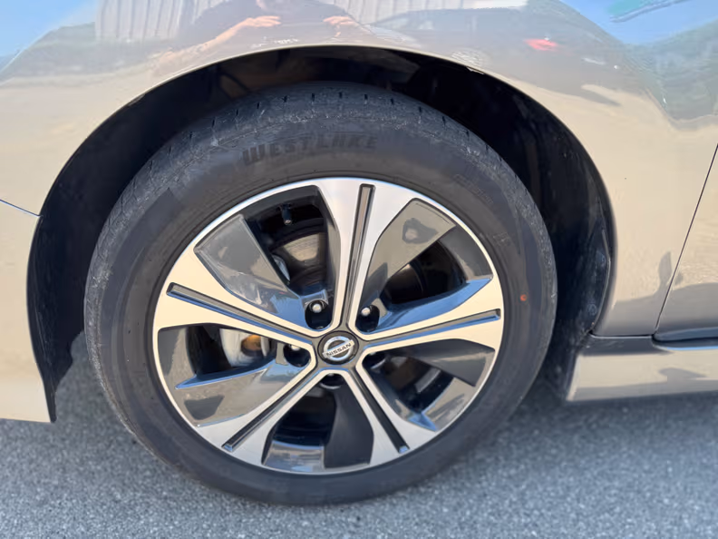 Nissan Leaf - 10