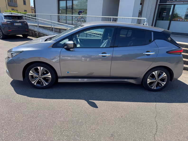 Nissan Leaf - 2