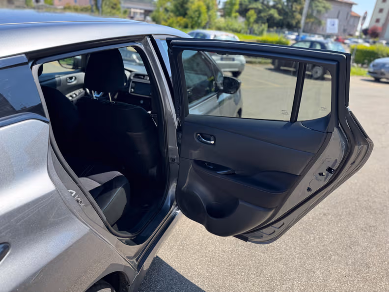 Nissan Leaf - 24