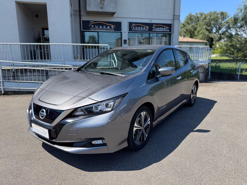 Nissan Leaf - 1