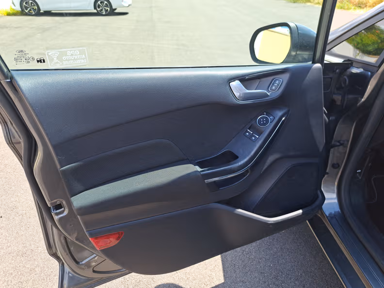 Ford Fiesta - 10