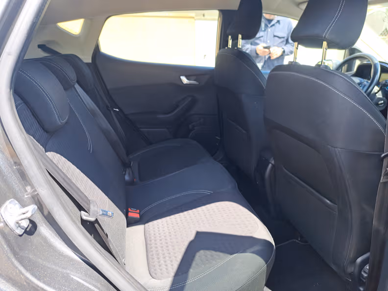 Ford Fiesta - 25