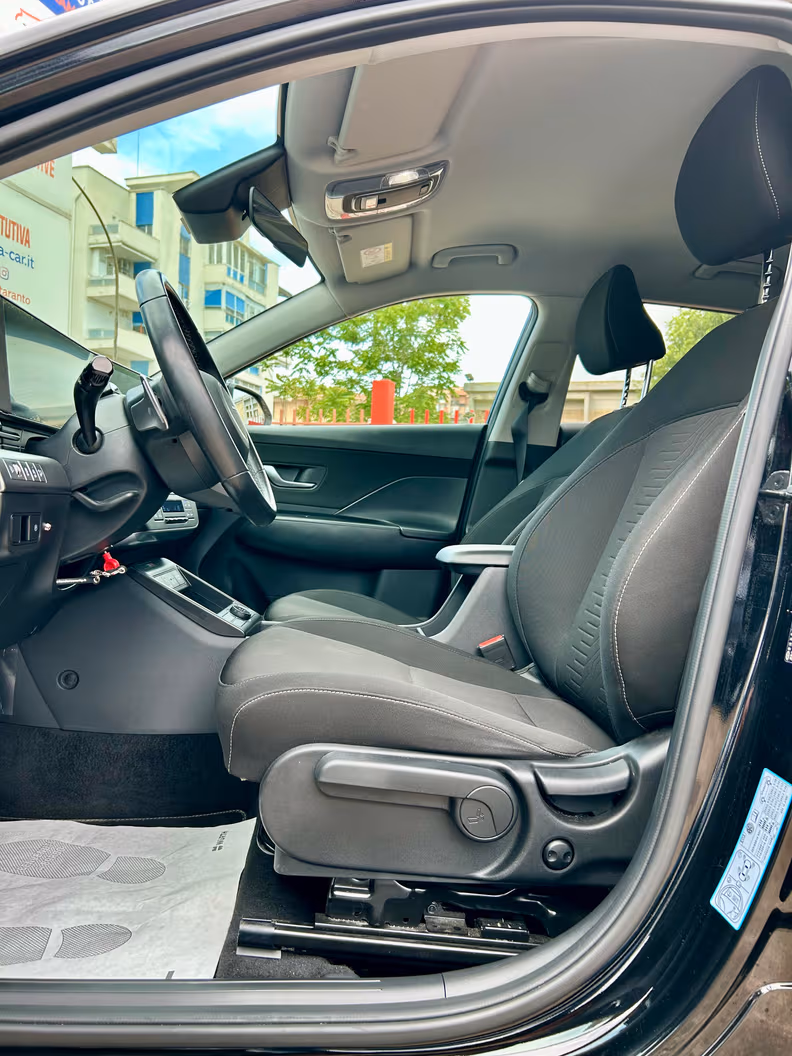 Hyundai Kona - 16