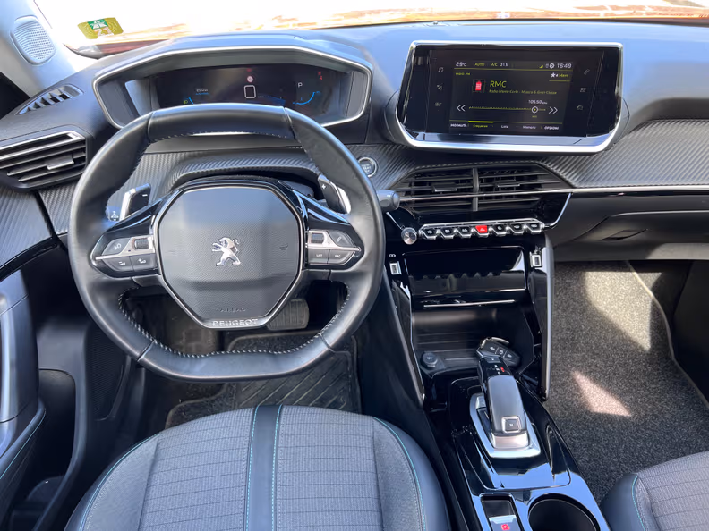 Peugeot 2008 - 8