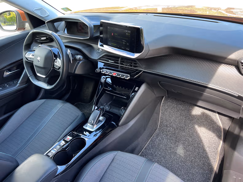 Peugeot 2008 - 9