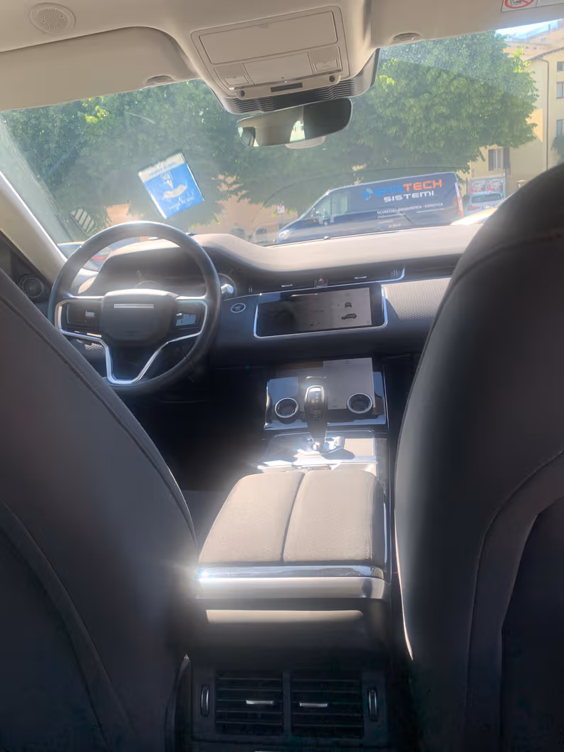 Land Rover Range Rover Evoque - 31