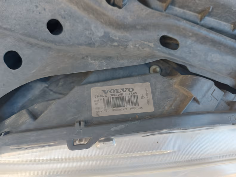 Volvo XC60 - 30