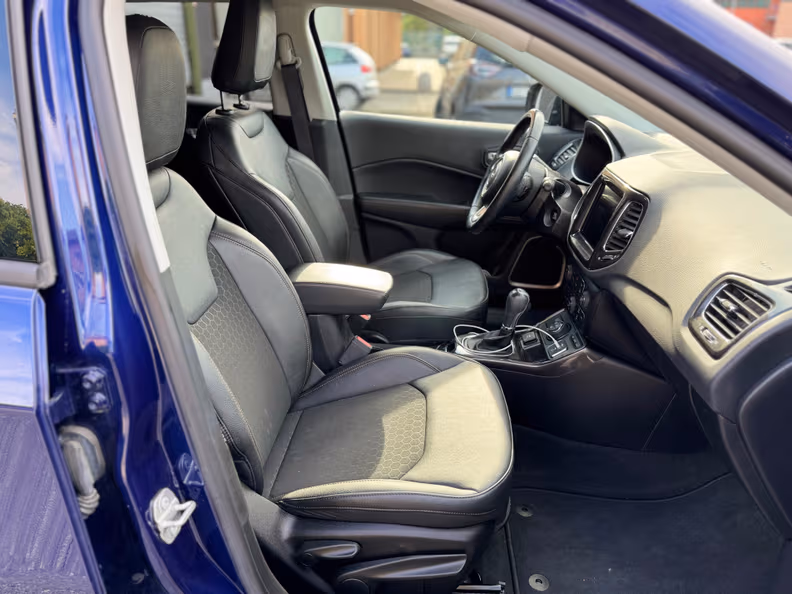 Jeep Compass - 25
