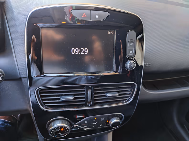 Renault Clio - 12