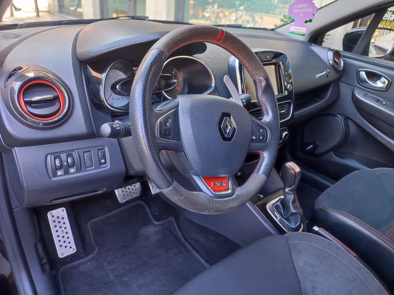 Renault Clio - 11