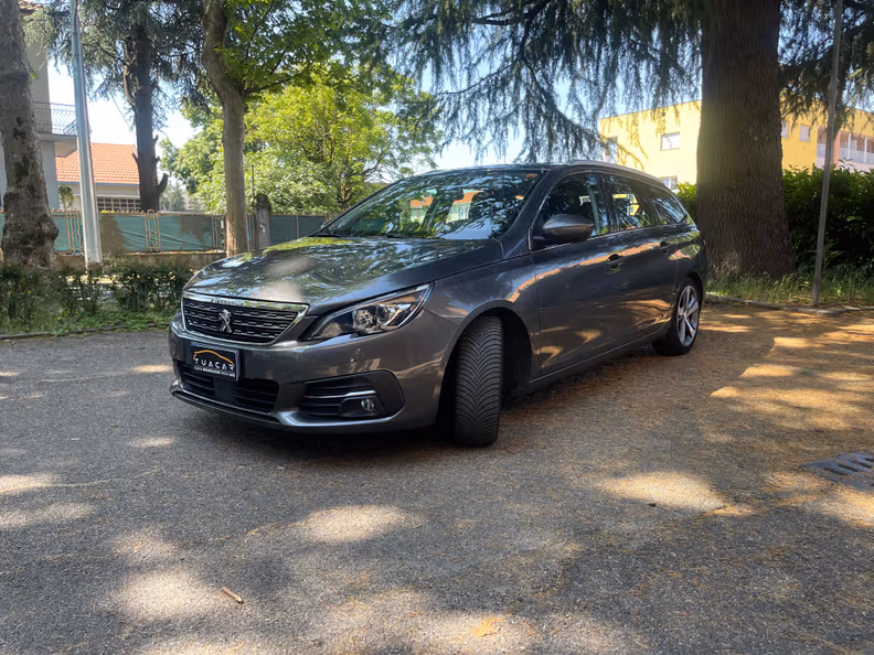 Peugeot 308 - 1