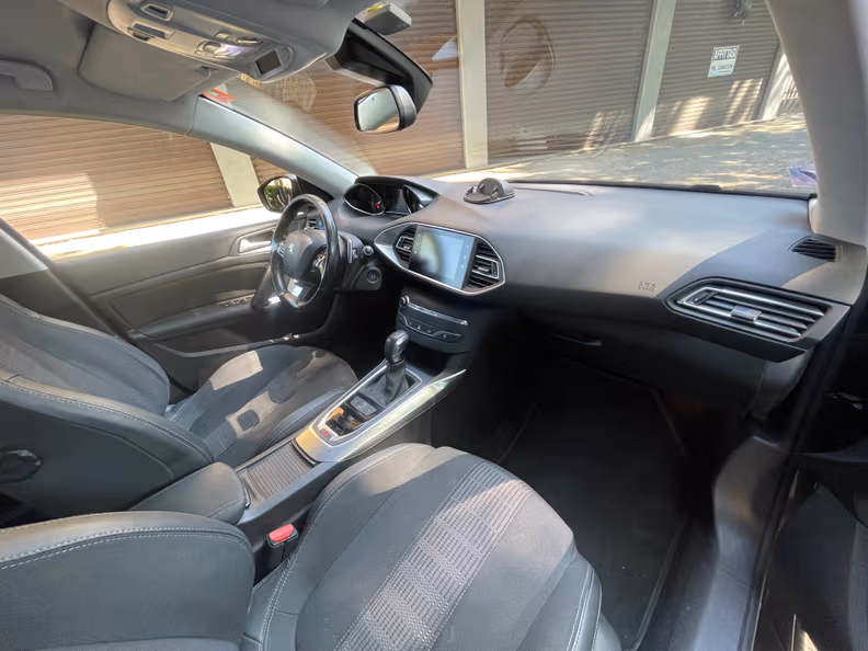Peugeot 308 - 24