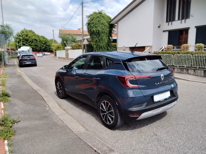 Renault Captur - 23