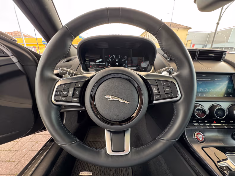 Jaguar F-Type - 7