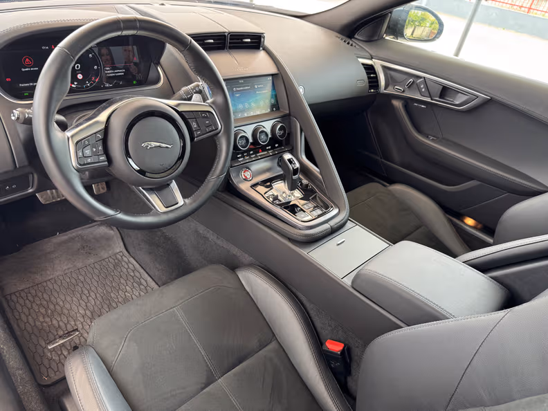 Jaguar F-Type - 6