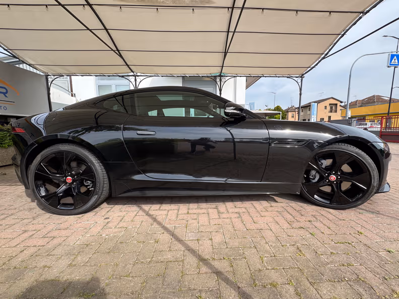 Jaguar F-Type - 18