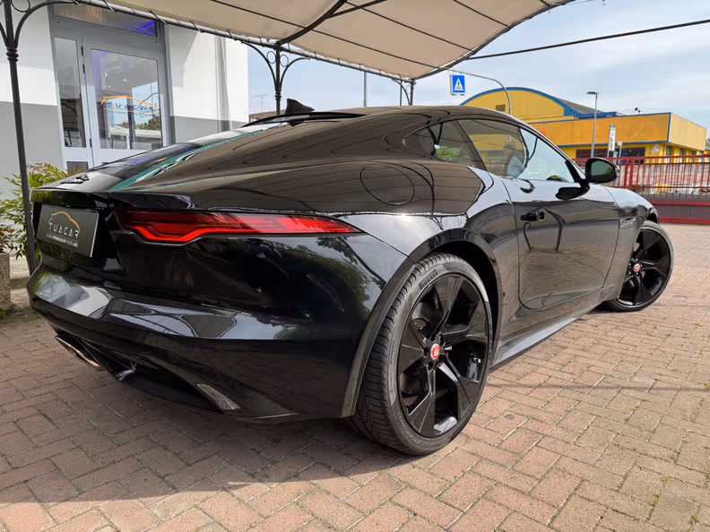 Jaguar F-Type - 4