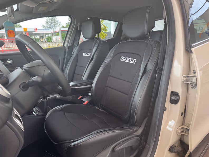 Renault Clio - 8