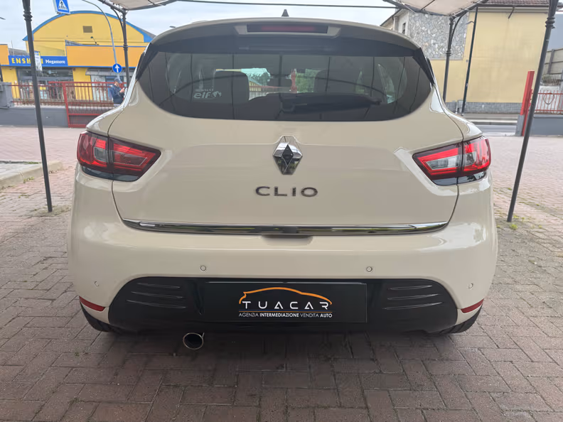Renault Clio - 16