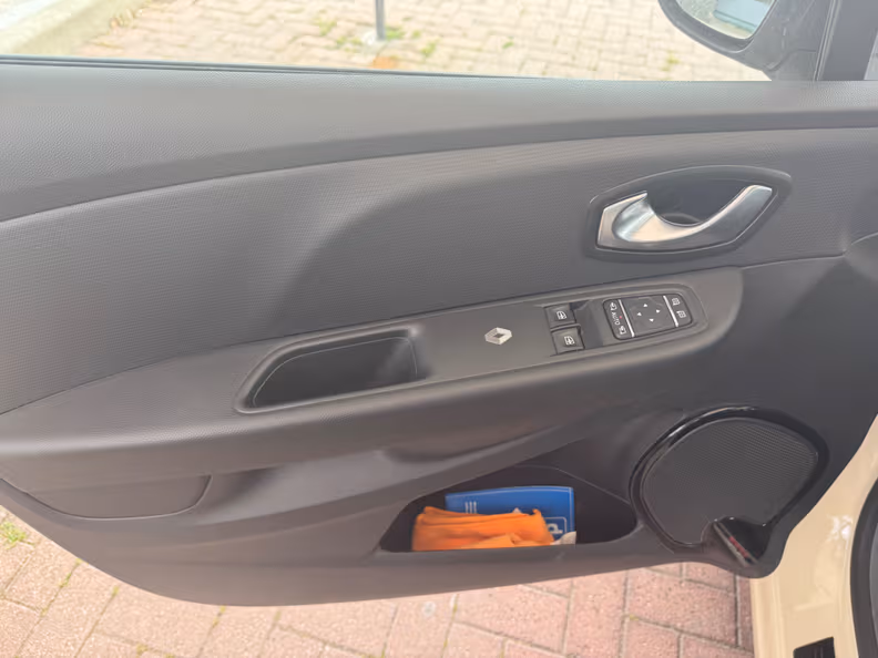Renault Clio - 21