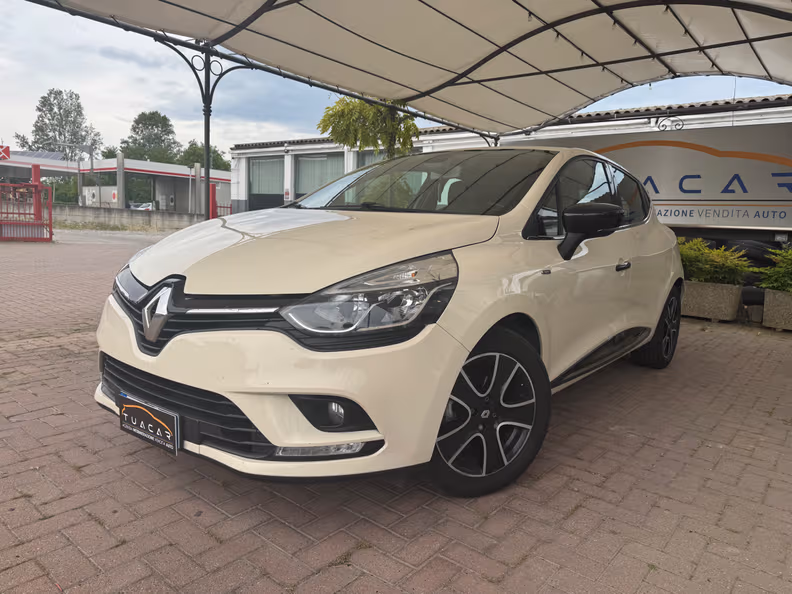 Renault Clio - 1
