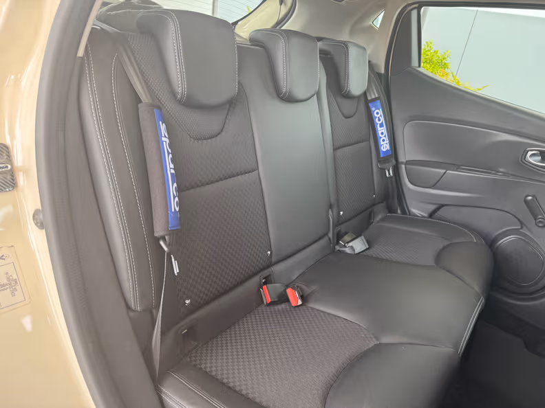 Renault Clio - 10