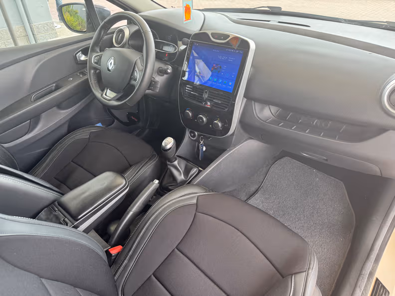 Renault Clio - 7